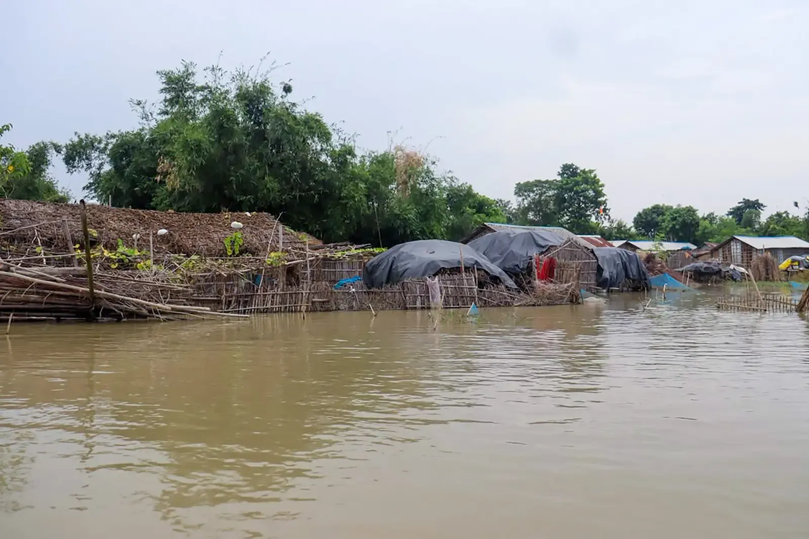 Bihar flood crisis: Gandak breaches embankments in 6 districts, 2 lakh affected