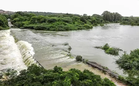 What is the flood warning for Hyderabad's twin reservoirs?
