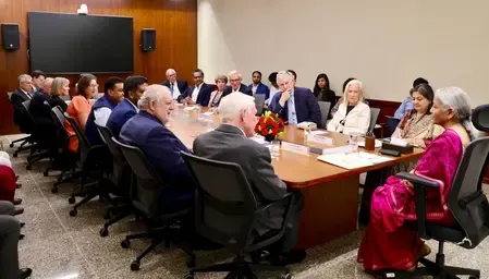 What Did the FM Discuss with the US Delegation?