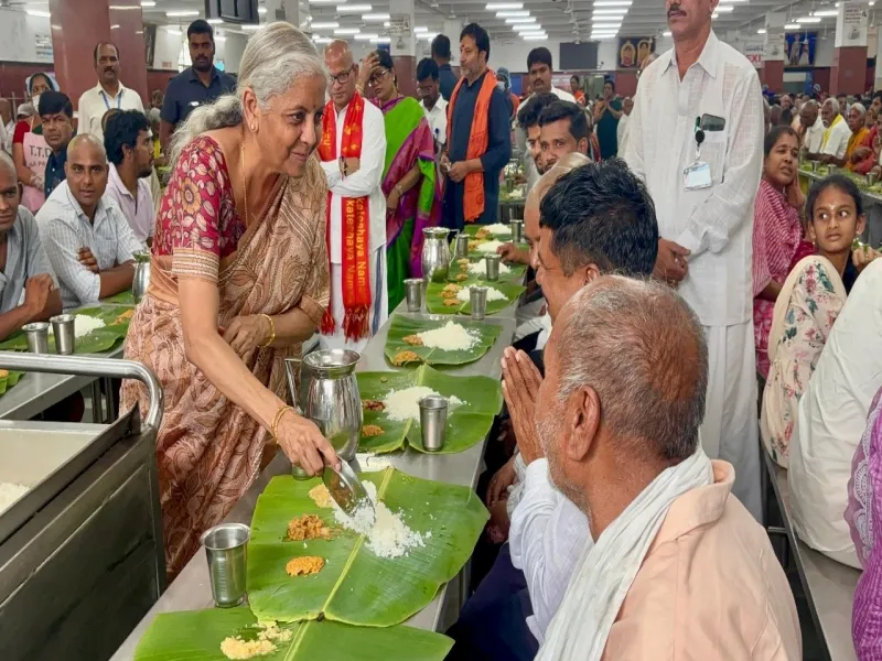 Did FM Nirmala Sitharaman Serve Annaprasadam to Devotees at Tirumala Temple?