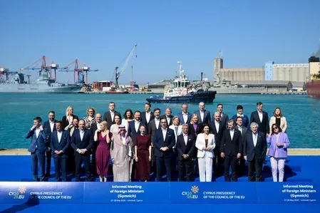 Strait of Hormuz reopening: EU foreign ministers meet in Cyprus