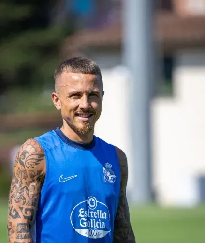 Angelino returns to Deportivo La Coruna on loan from Roma