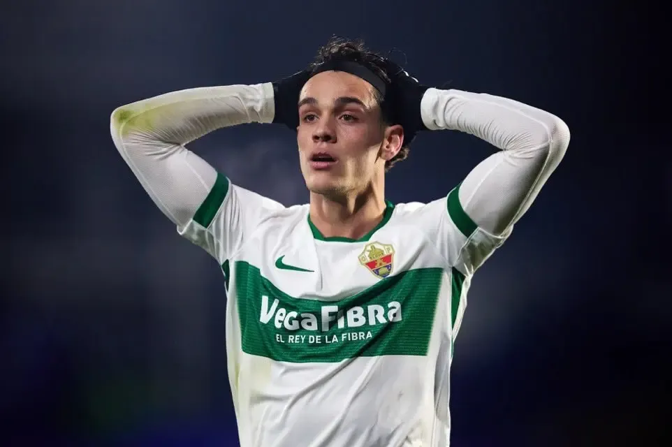 What Happened to Elche's Hector Fort After His Shoulder Surgery?