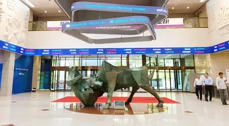 How Did Foreign Buying of S. Korean Stocks Reach a 17-Month High in July?