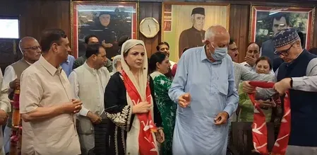 Safina Baig joins NC in Srinagar, bolstering Farooq Abdullah's Baramulla base