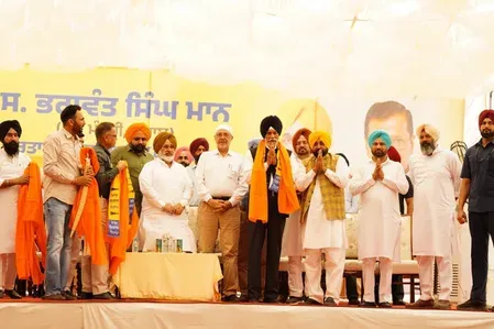 Surjit Singh Rakhra quits SAD, joins AAP in Samana with CM Mann