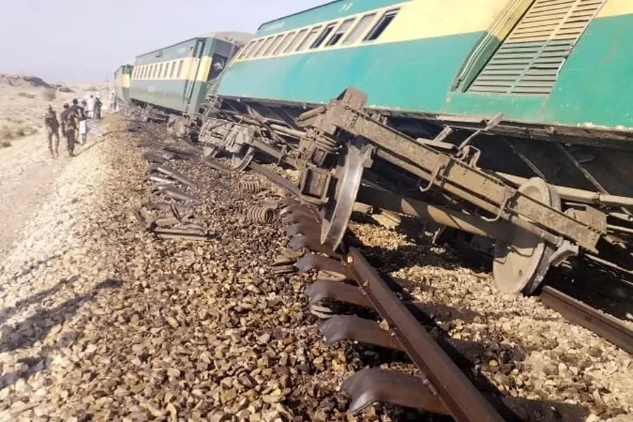 Rehman Baba Express derails in Multan: 4 dead, 30+ injured in Pakistan Punjab