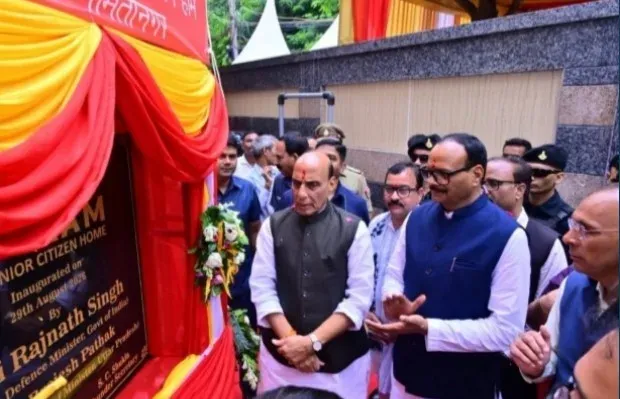 लखनऊ के चौक में फ्रेगरेंस पार्क का उद्घाटन, राजनाथ सिंह ने किया ₹43 करोड़ की परियोजनाओं का शिलान्यास