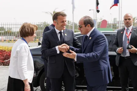 France ready to back US-Iran deal; Macron proposes Hormuz escort mission