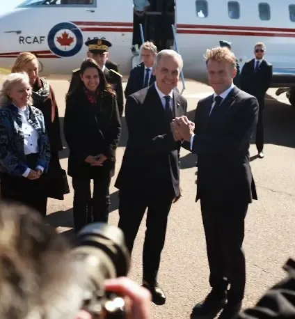 Macron backs Canada-EU rapprochement, associate membership bid