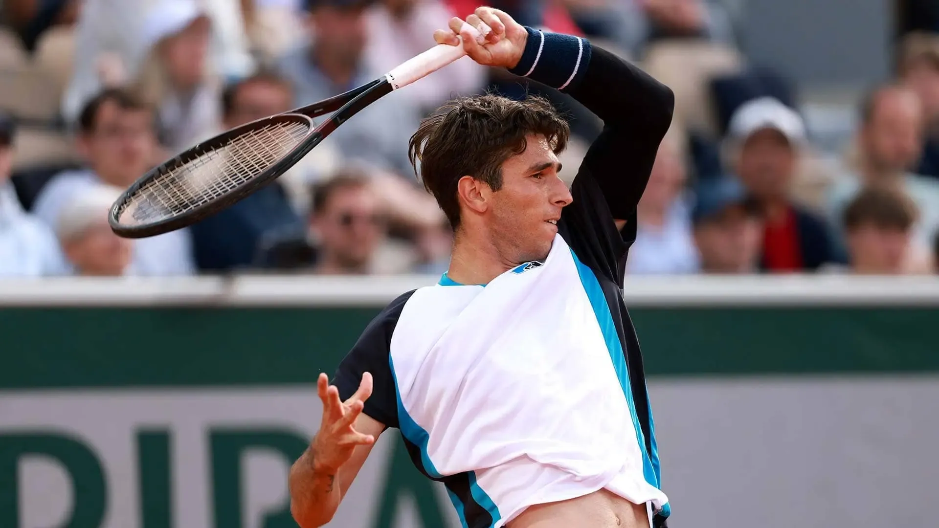 How Did Italian Qualifier Matteo Gigante Stun Tsitsipas at the French Open?