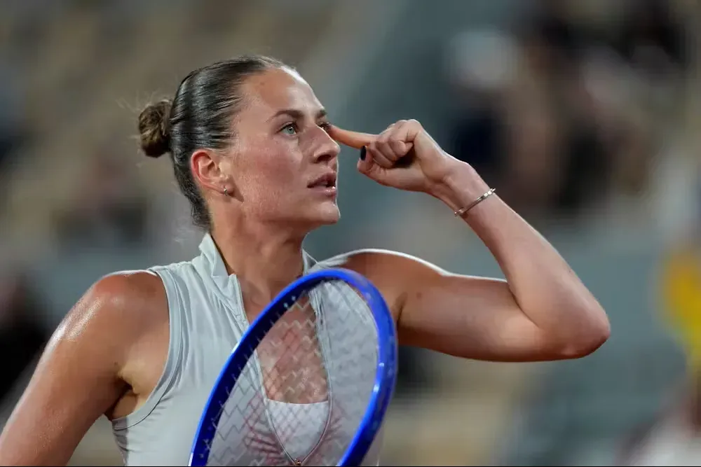 Kostyuk stuns Svitolina 6-3, 2-6, 6-2 to reach first French Open semis