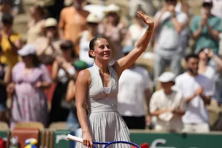 French Open: Kostyuk wins 6-2, 6-3 hours after Kyiv missile strike near home