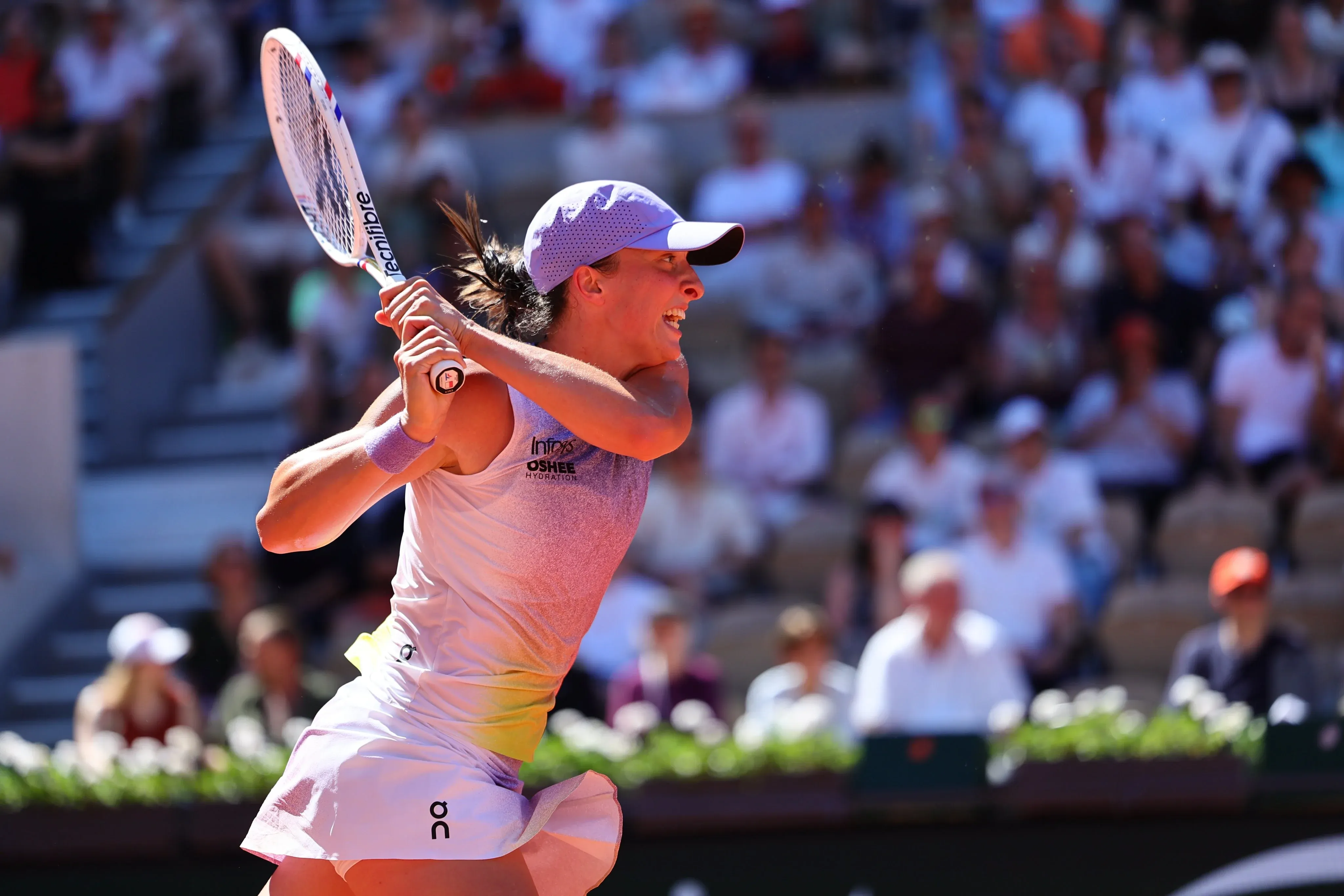 Did Swiatek Overcome a Tough Challenge to Extend Her Winning Streak at the French Open?