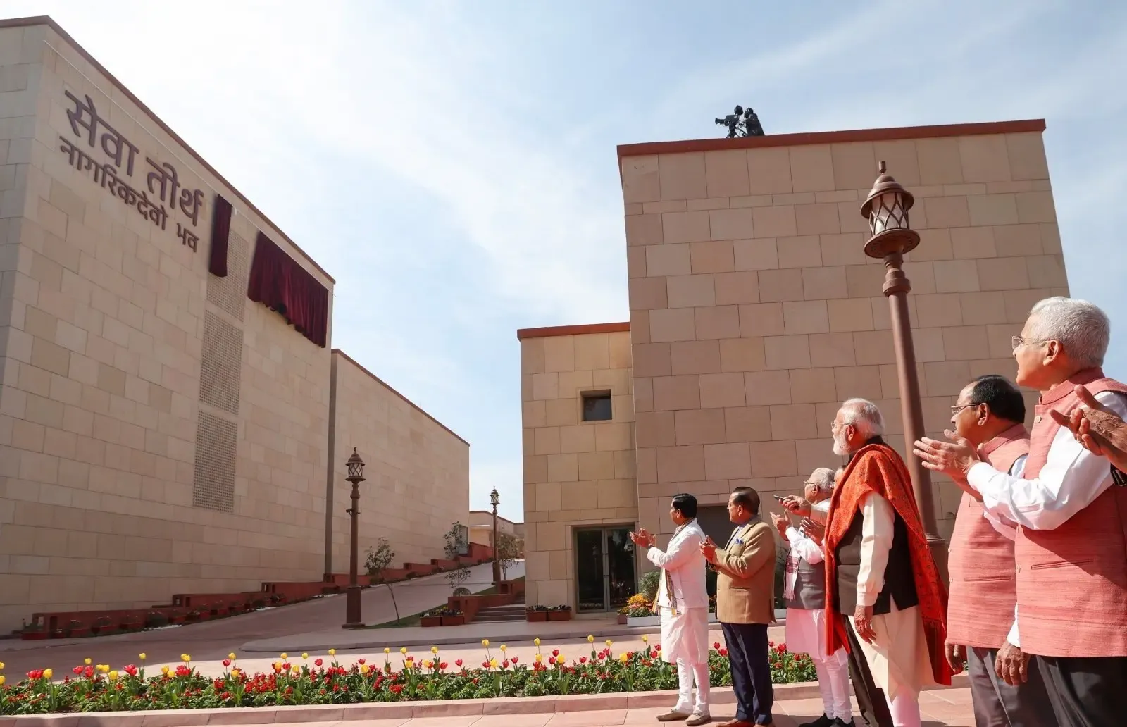 Is the Shift from Colonial Symbols to ‘Indian-ised’ Centers Reflecting a Mindset Change?