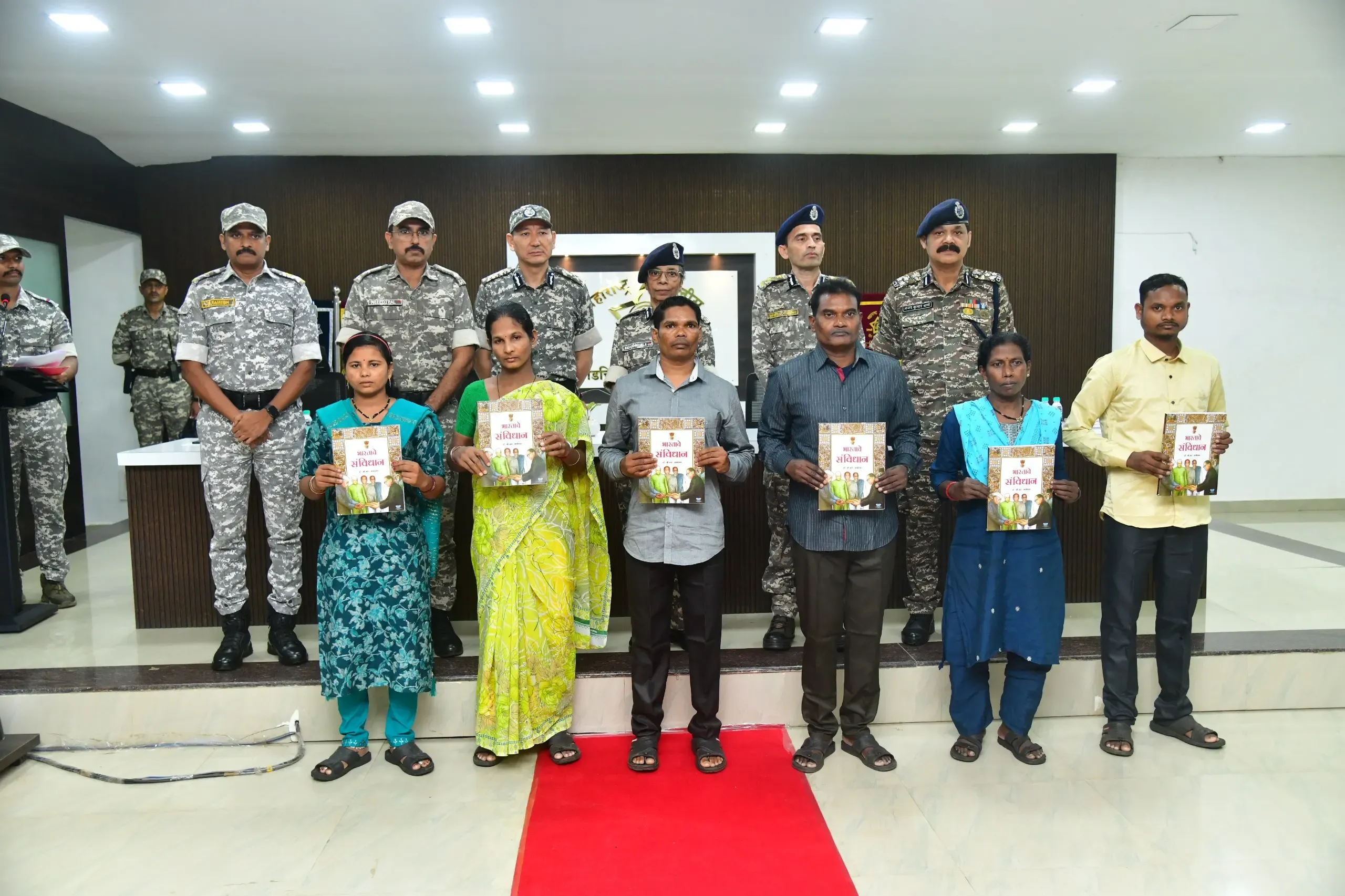 क्या गढ़चिरौली में 6 माओवादियों ने आत्मसमर्पण किया और 62 लाख का इनाम प्राप्त किया?