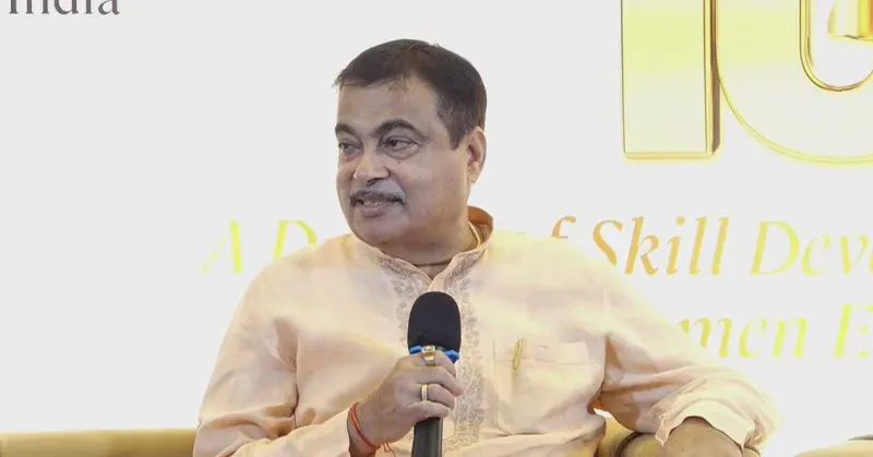 Gadkari Addresses Orange City Garment Cluster in Nagpur
