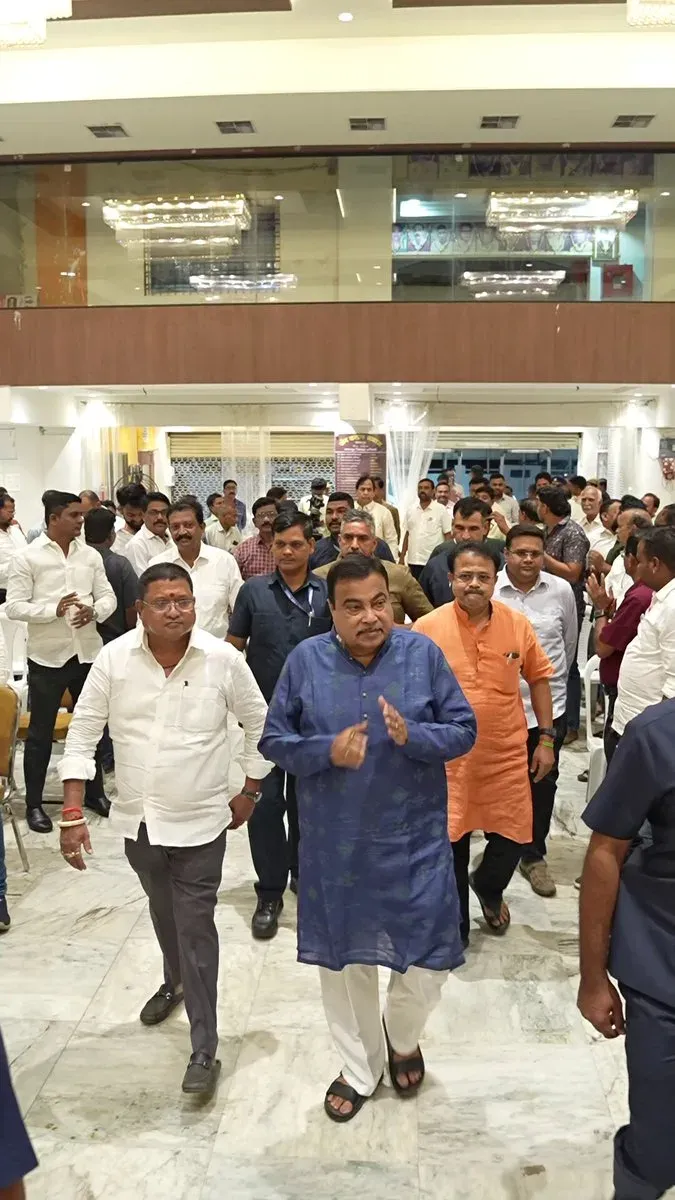 Gadkari campaigns for BJP-Mahayuti in Nagpur Graduate seat