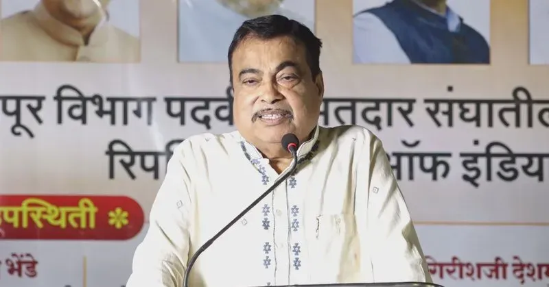 Gadkari Goes Live from Nagpur Graduate Constituency Rally