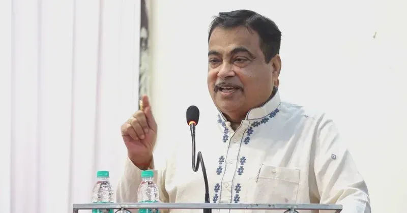 Gadkari Goes Live from West Nagpur Graduate Constituency Rally