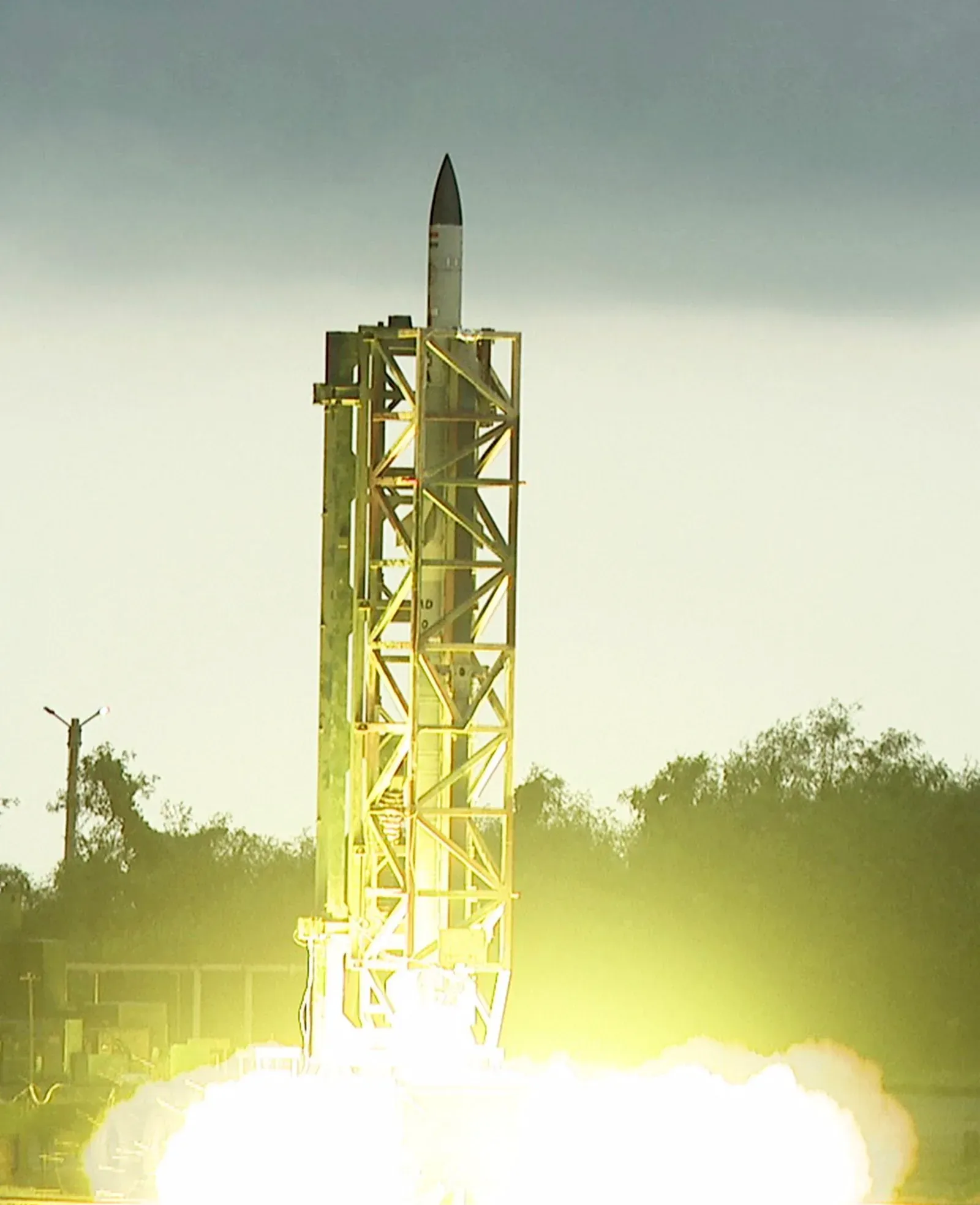 Gadkari hails DRDO's BMD, NASM-MR defence tests