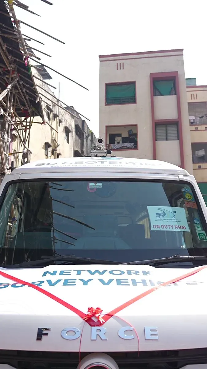 Gadkari Launches Road Survey Vehicle in Nagpur