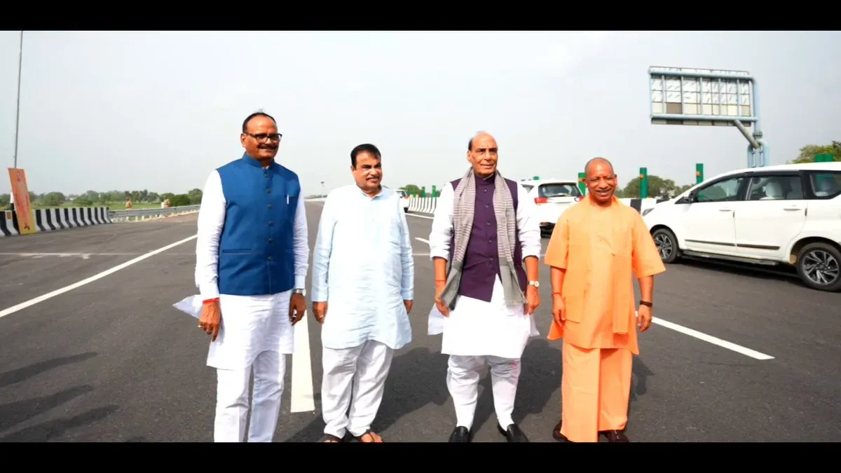 Gadkari Launches Rs 4,850 Cr Highway Projects in Lucknow