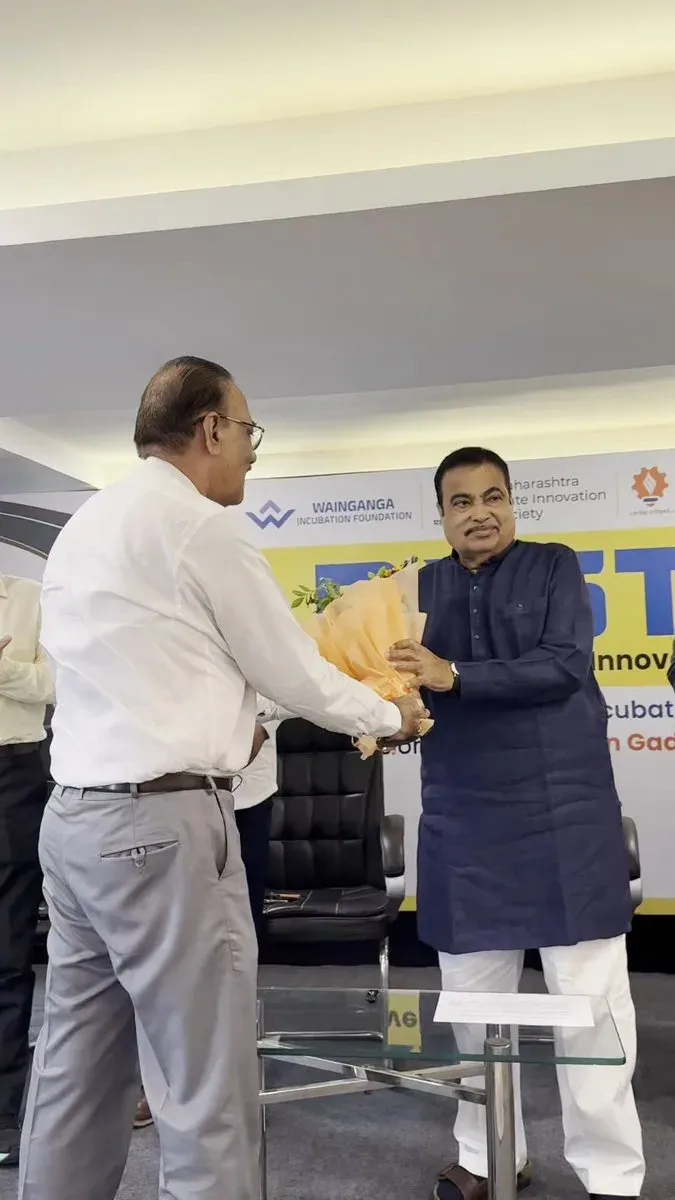 Gadkari presides over RASTA Startup Challenge prize distribution in Nagpur