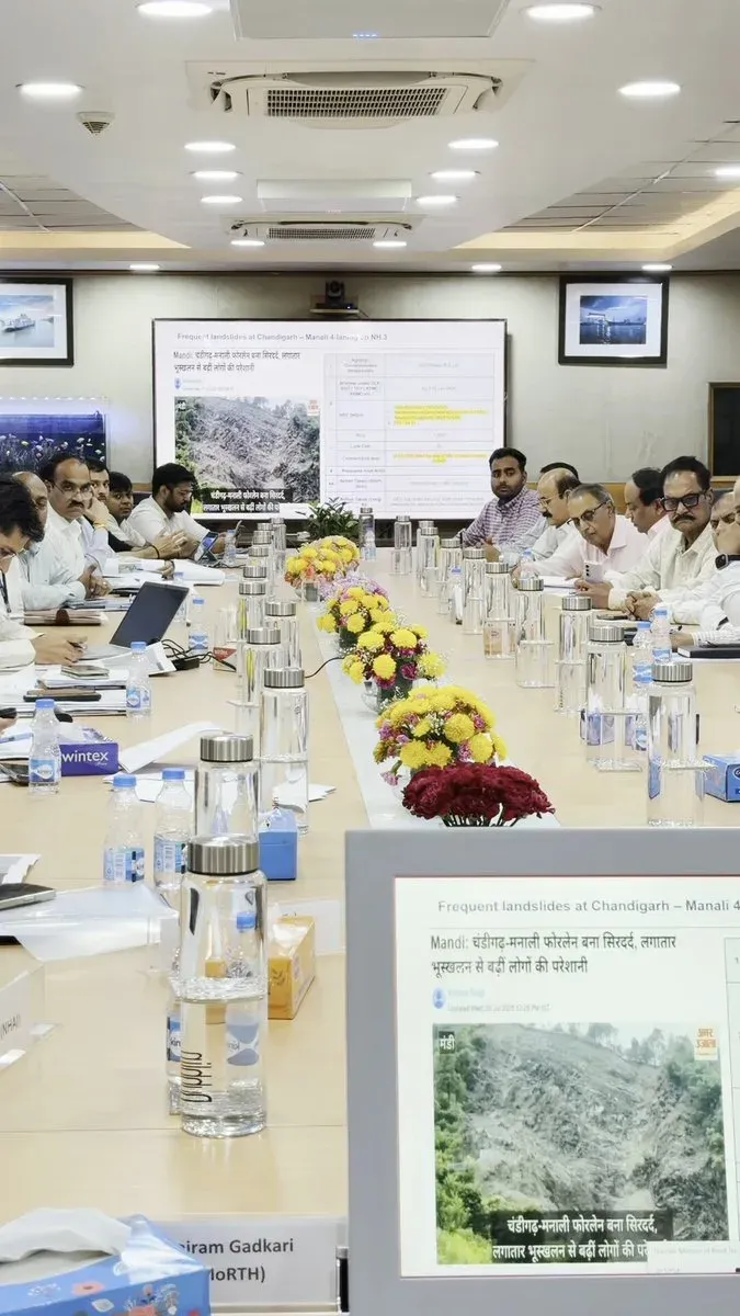 Gadkari Reviews 1,947 km of NH Projects in Himachal Pradesh