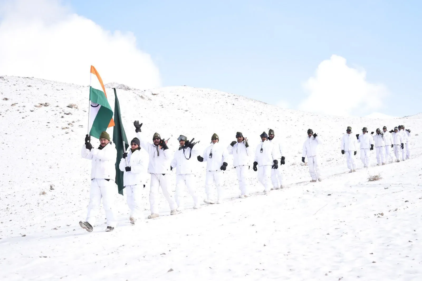 Gadkari salutes ITBP Himveers on 64th Raising Day