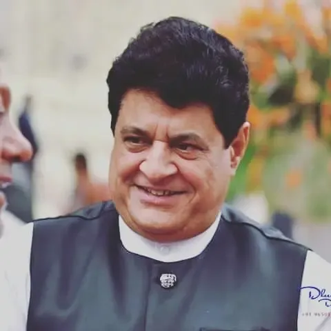 Gajendra Chauhan hits back at Naseeruddin Shah over SRFTI protest remarks