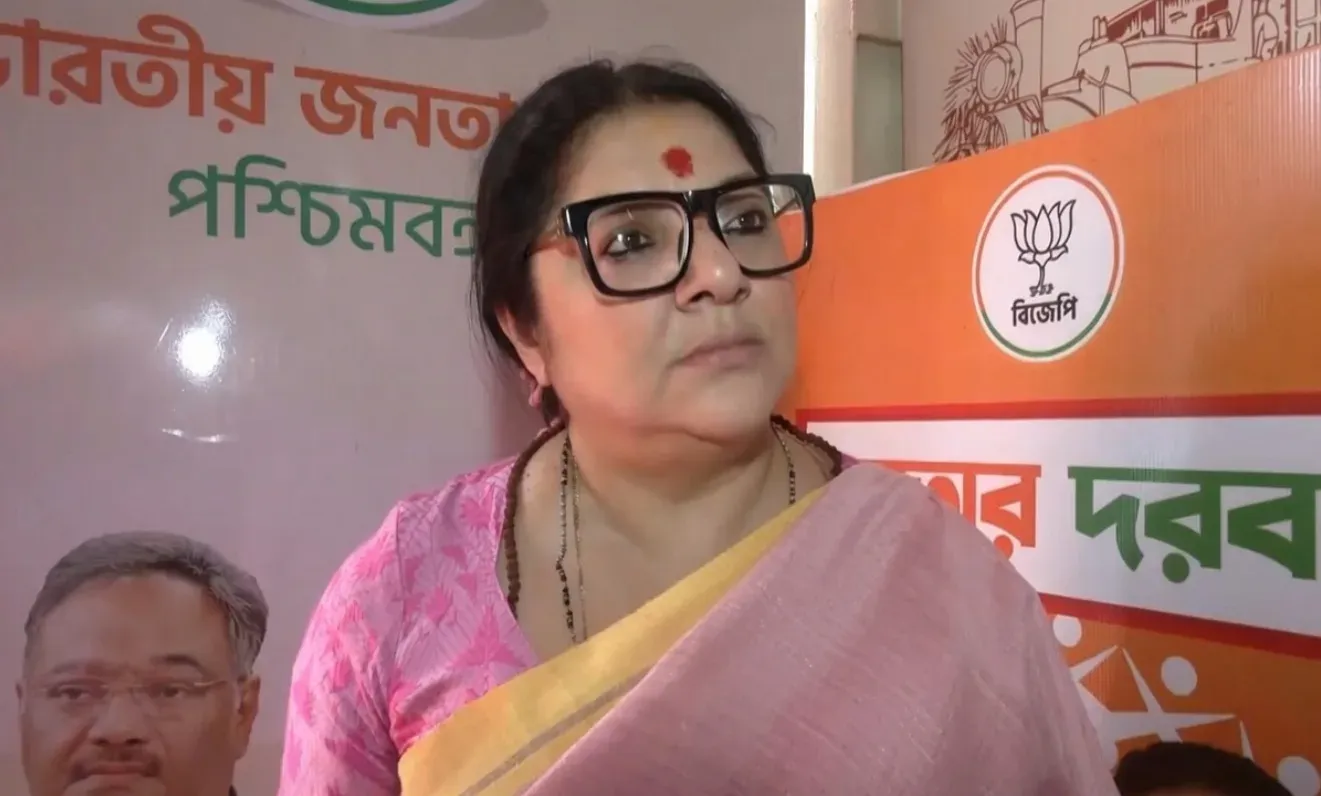 अभिषेक बनर्जी को सीआईडी नोटिस पर लॉकेट चटर्जी का हमला: 'गलत काम का फल मिलेगा'