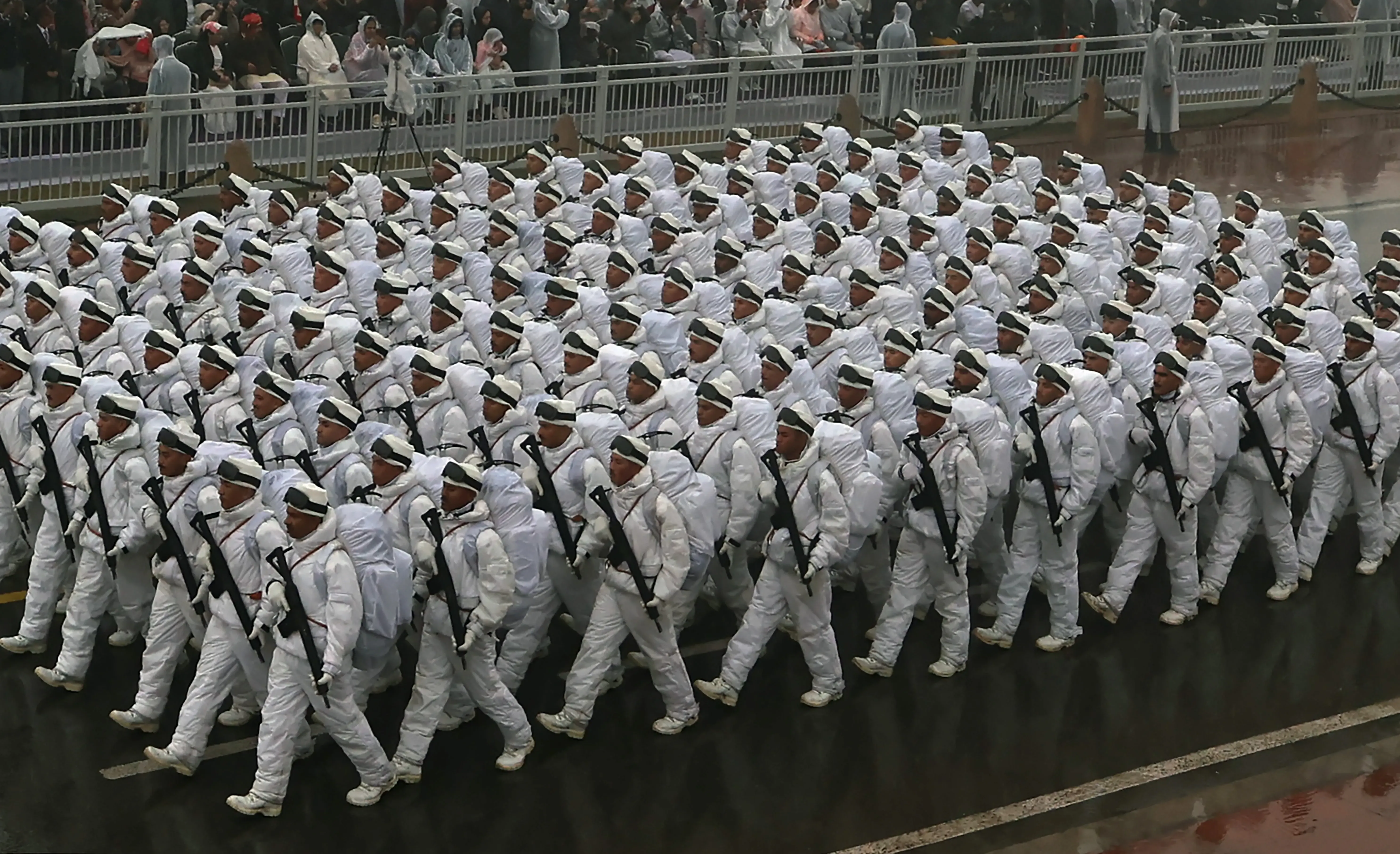 क्या गणतंत्र दिवस समारोह की फुल ड्रेस रिहर्सल में जवानों का जोश बरसात में भी दिखाई दिया?