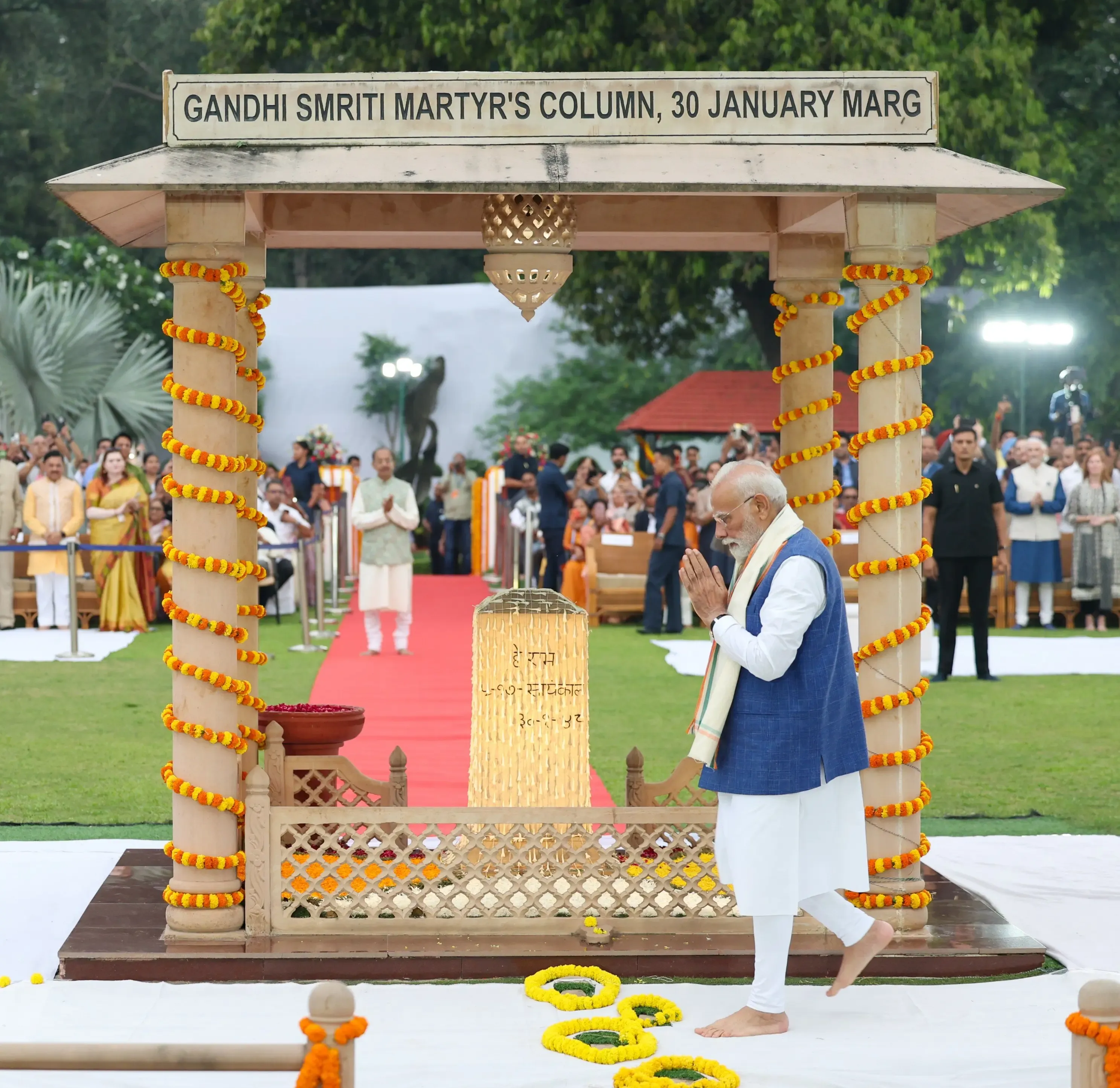 क्या गांधी जयंती पर लोगों ने बापू के आदर्शों को याद किया? प्रधानमंत्री मोदी ने श्रद्धांजलि दी