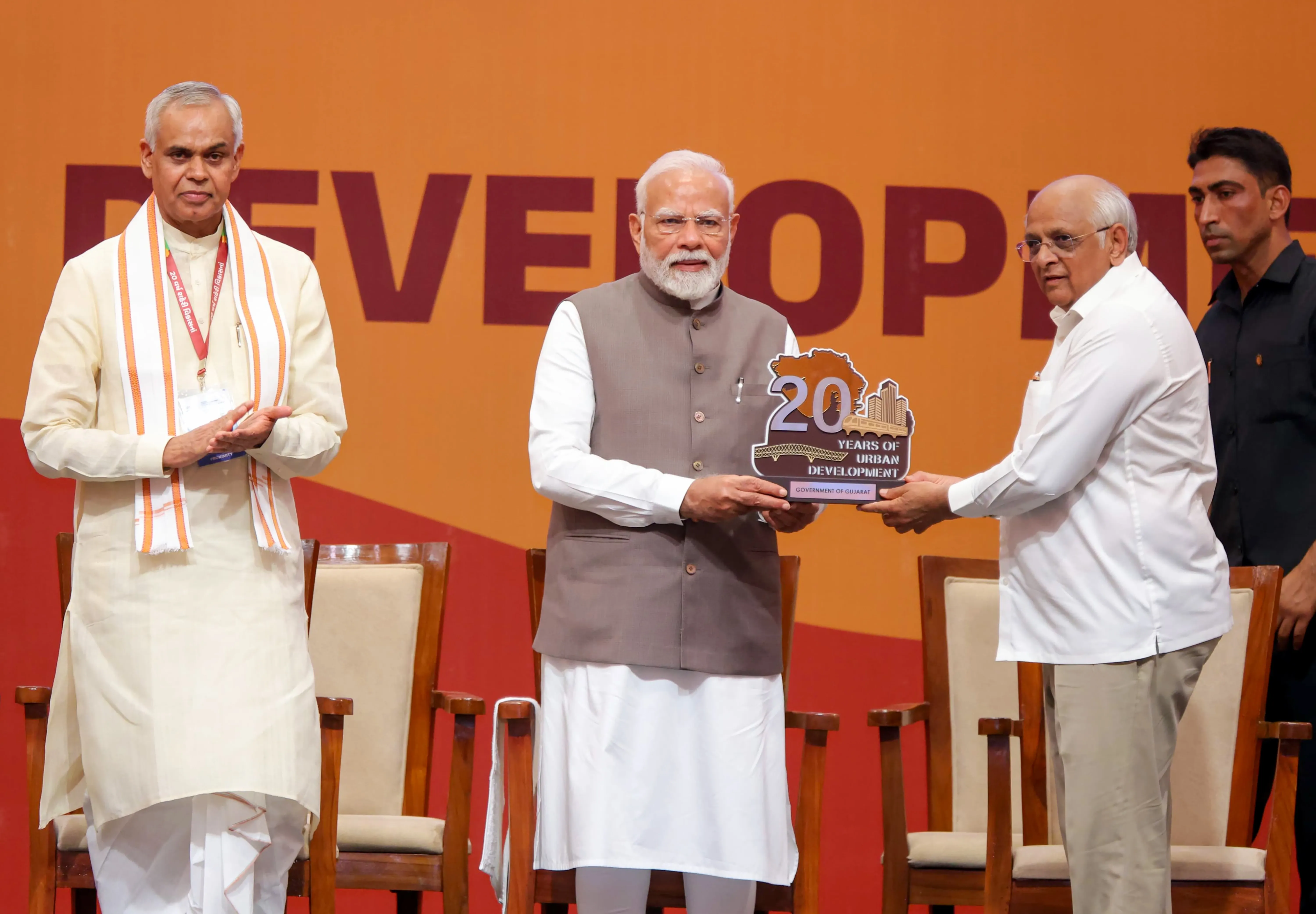 How are Gandhinagar residents supporting PM Modi’s 'Swadeshi mantra' to promote 'Made in India' products?