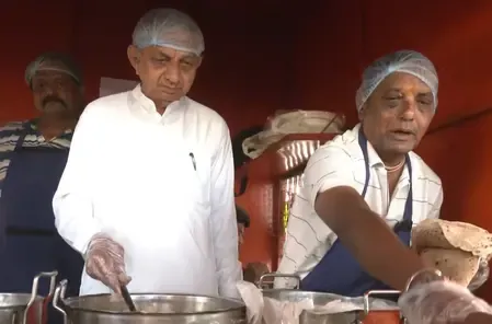 गांधीनगर: मंत्री कुंवरजी बावलिया ने श्रमिकों के लिए मनाया अनोखा जन्मदिन, परोसा पौष्टिक भोजन