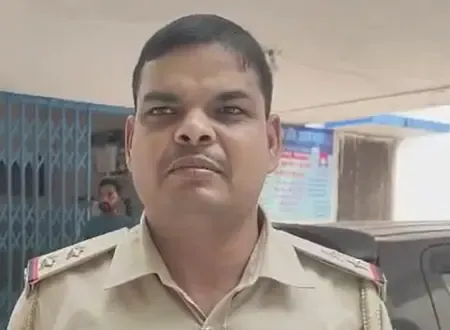 गढ़वा : ईंट भट्टे की नवनिर्मित चिमनी गिरी, एक मजदूर की मौत, चार घायल