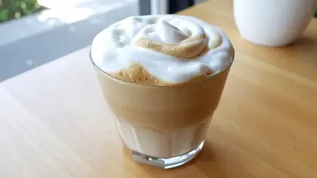 गर्मियों में ताजगी के लिए ‘क्लाउड कॉफी’! घर पर बनाएं हेल्दी और स्वादिष्ट ड्रिंक