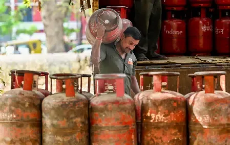 Government Confirms Gas Refineries at Full Capacity with 18,700 Tonnes of LPG Lifted