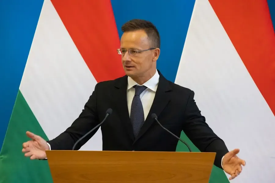 Hungarian FM: Halted Gas Transit Harms EU's Competitive Edge