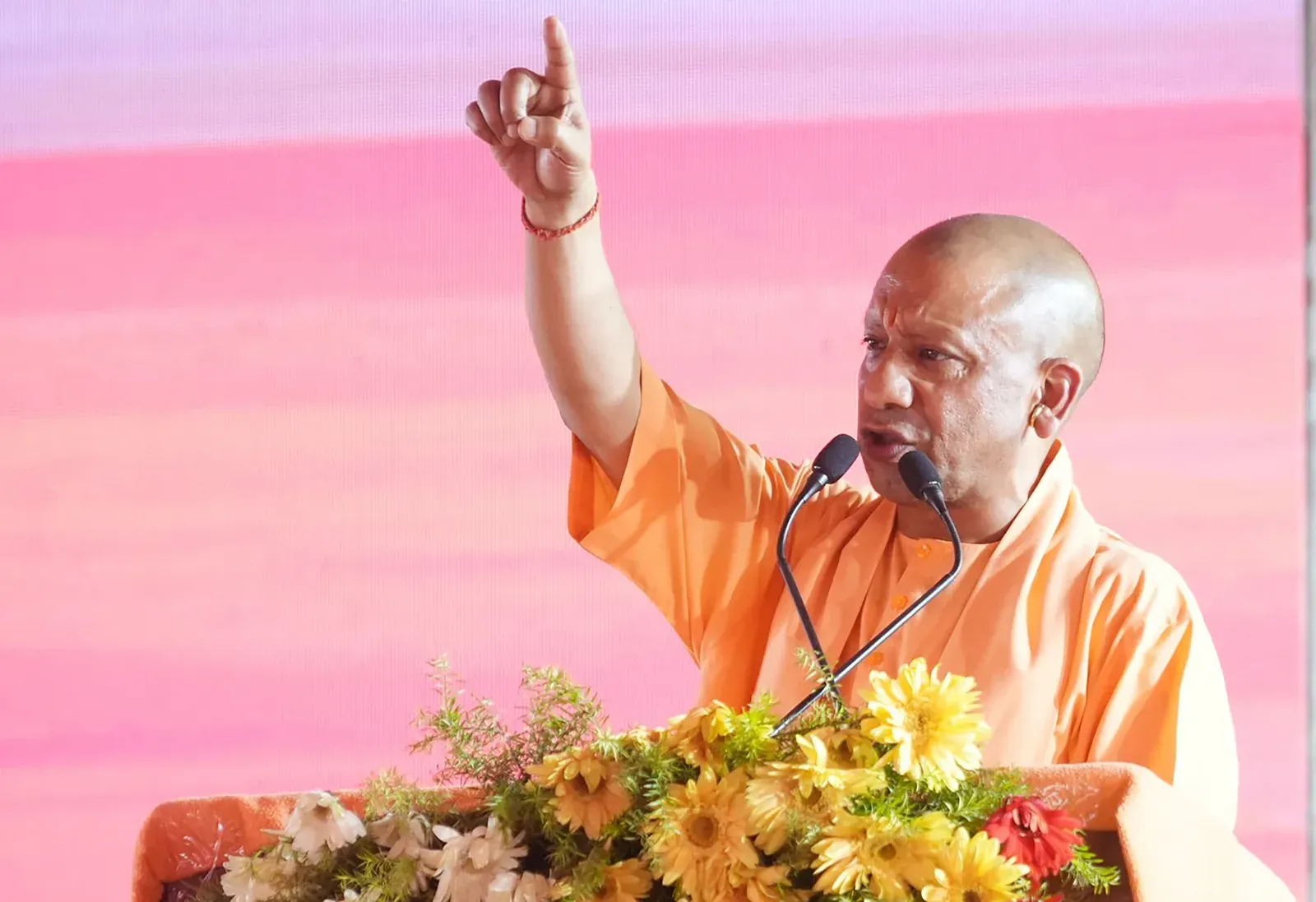 सीएम योगी का गौतमबुद्ध नगर दौरा: यीडा क्षेत्र में ₹6,750 करोड़ की दो इलेक्ट्रॉनिक्स परियोजनाओं का शिलान्यास
