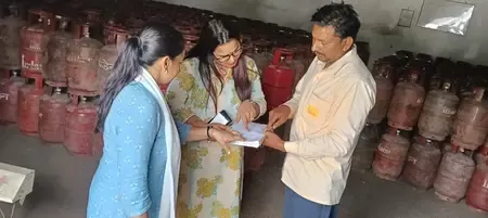 गौतमबुद्ध नगर में एलपीजी गैस कालाबाजारी और अवैध रिफिलिंग के खिलाफ सघन जांच अभियान जारी