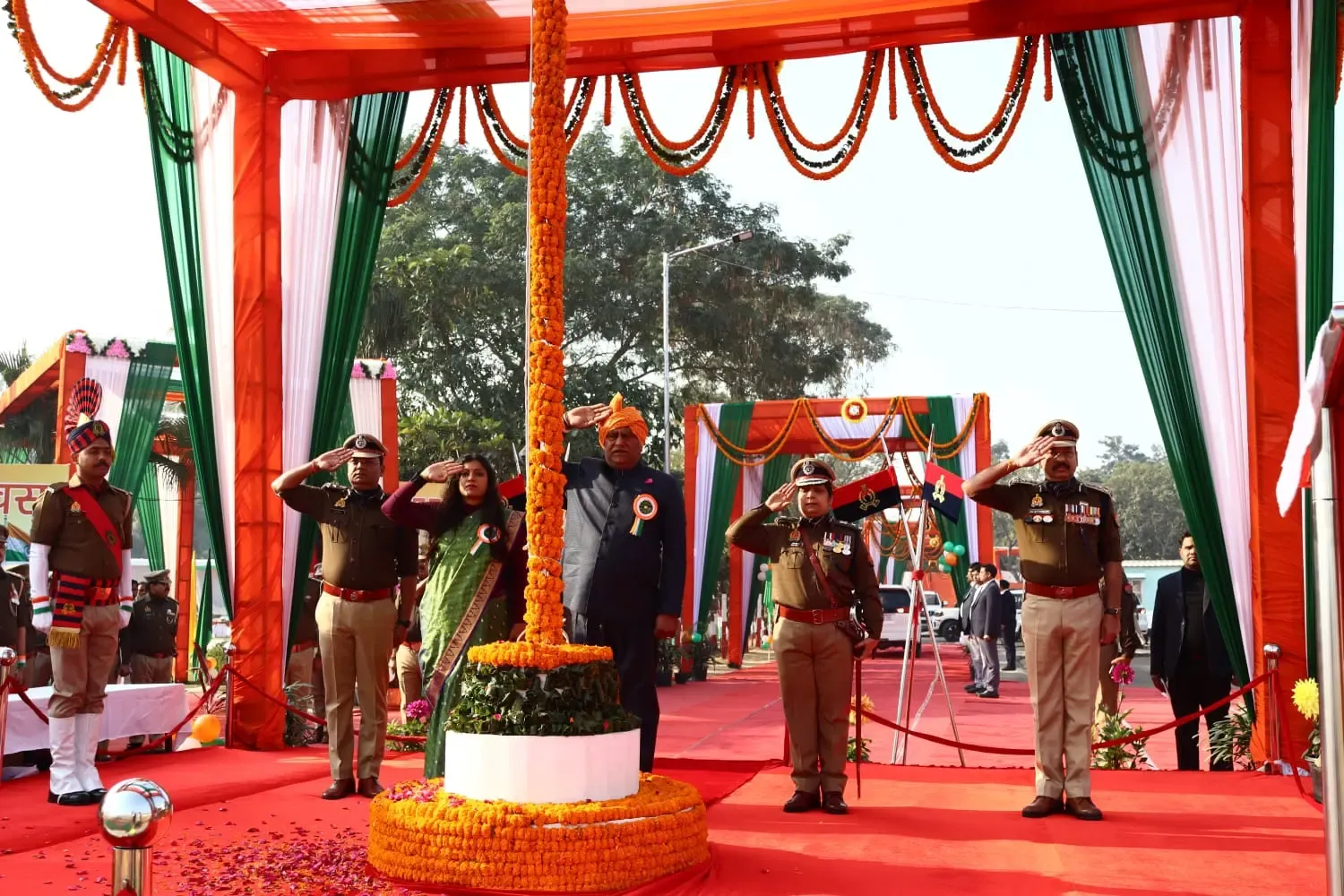 क्या गौतमबुद्धनगर पुलिस लाइंस में 77वां गणतंत्र दिवस बड़े धूमधाम से मनाया गया?