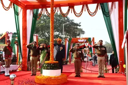 गौतमबुद्धनगर पुलिस लाइंस में हर्षोल्लास के साथ मनाया गया 77वां गणतंत्र दिवस 