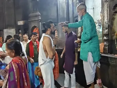 गयाजी में पिंडदान करने पहुंचे साउथ अभिनेता किच्चा सुदीप, विष्णुपद मंदिर के किए दर्शन