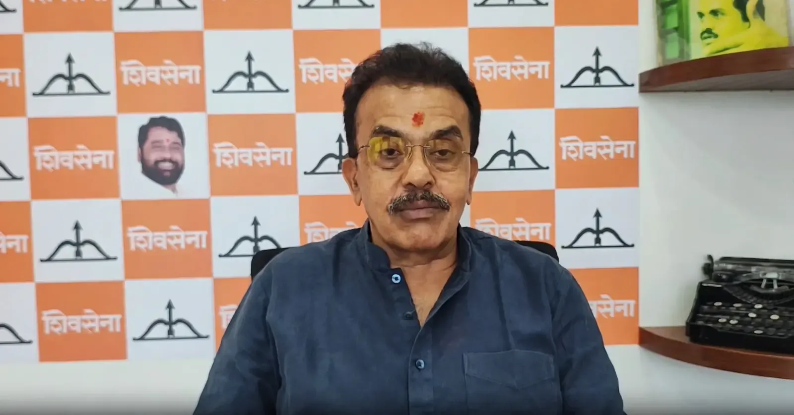 खड़गे की पीएम मोदी पर टिप्पणी: शिवसेना के संजय निरुपम ने माफी की मांग की