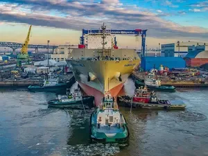 Hapag-Lloyd Considers Ordering Container Ships from Hanwha Ocean