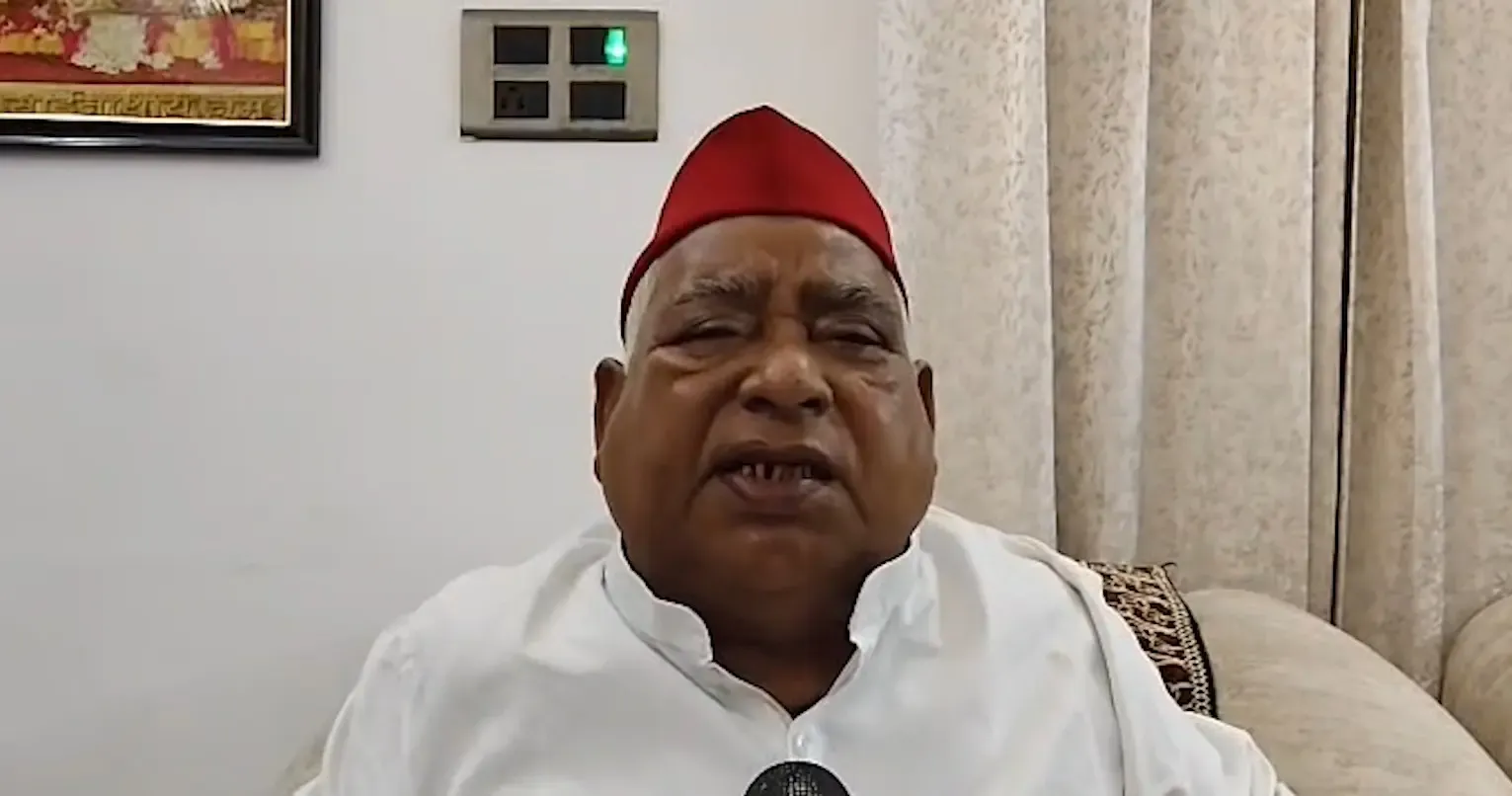 केशव मौर्य के 'सांपनाथ-नागनाथ' बयान पर सपा सांसद अवधेश प्रसाद का पलटवार, बोले — 'योगी और केशव दोनों घबराए हुए हैं'