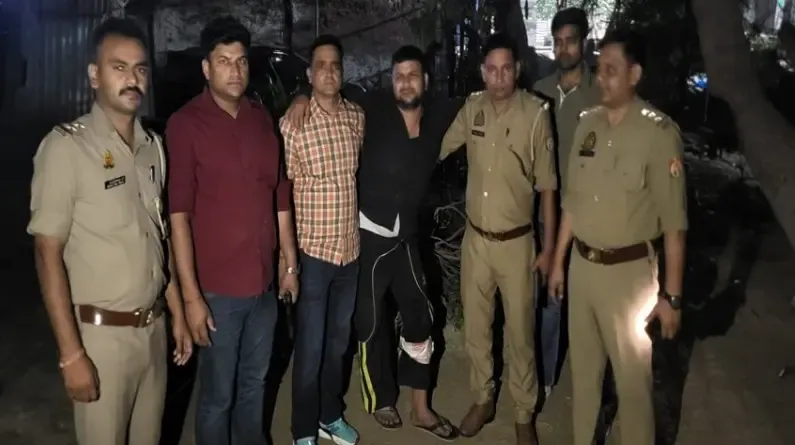 गाजियाबाद मुठभेड़: ₹25,000 के इनामी बदमाश अमजद को पैर में गोली लगने के बाद गिरफ्तार, 16 मुकदमे दर्ज