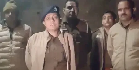 गाजियाबाद:एक घर में भीषण धमाके से एक गंभीर रूप से घायल, अवैध तरीके से बना रहा था पटाखा 